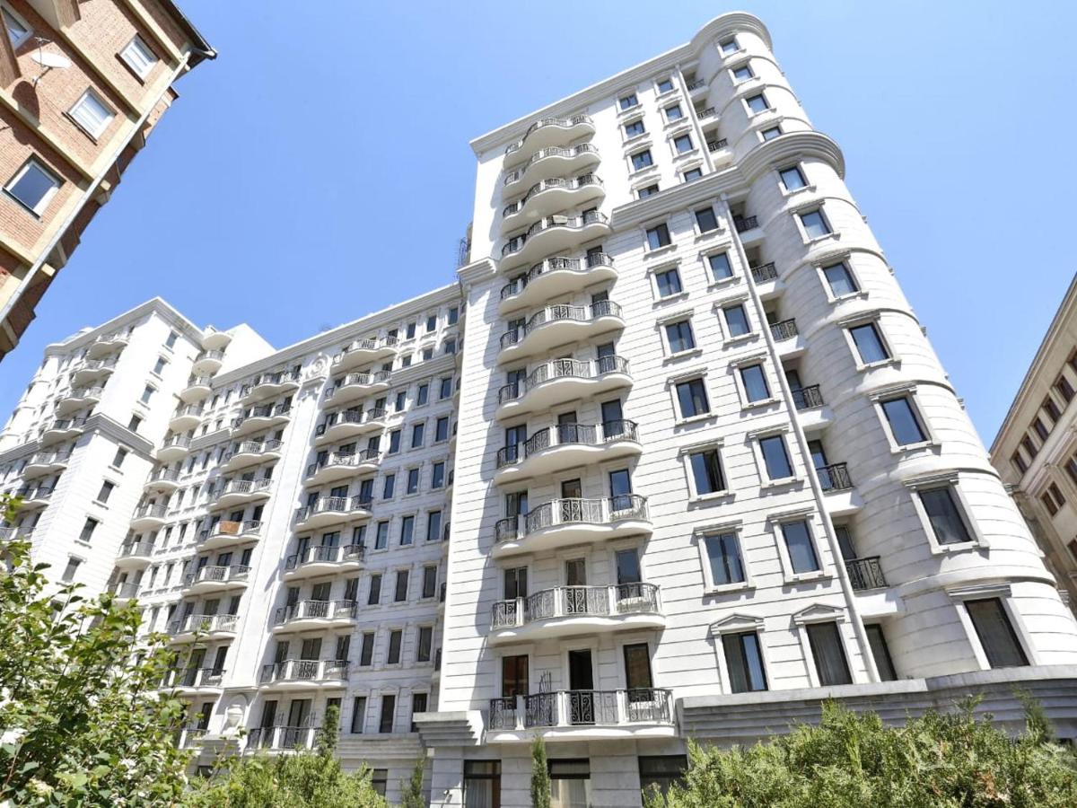 Central Cozy 3Bd-2Bath Apartment تبليسي المظهر الخارجي الصورة