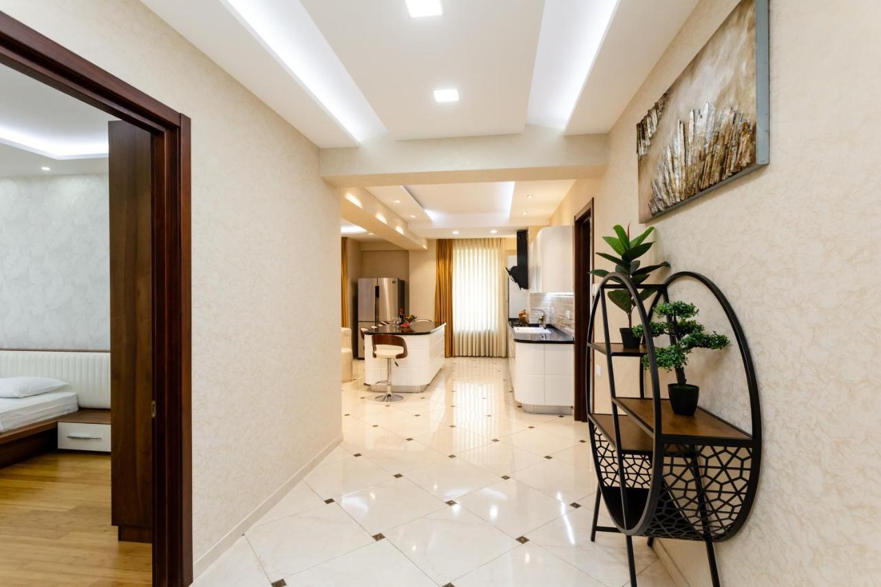 Central Cozy 3Bd-2Bath Apartment تبليسي المظهر الخارجي الصورة