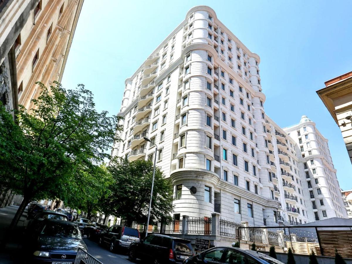 Central Cozy 3Bd-2Bath Apartment تبليسي المظهر الخارجي الصورة